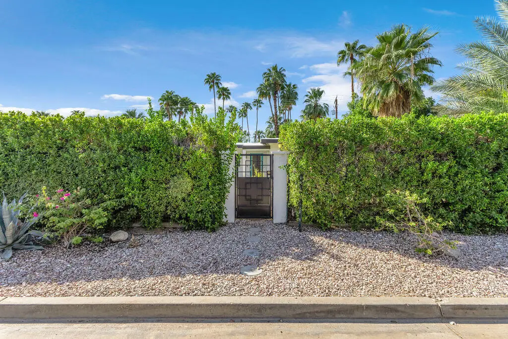 1075 E Sunny Dunes Road, Palm Springs, CA 92264 - #1