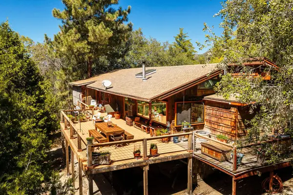 22901 Eagles Nest Drive, Idyllwild, CA 92549
