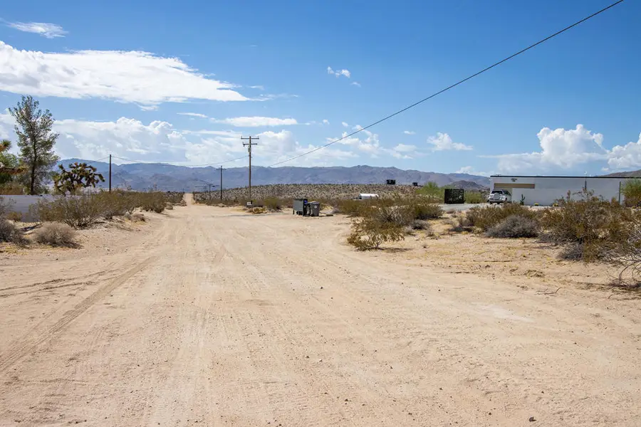 306 Stonehill Avenue, Joshua Tree, CA 92252 - #3