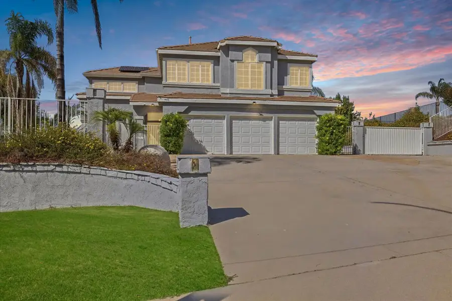 901 Clearwood Avenue, Riverside, CA 92506 - #2