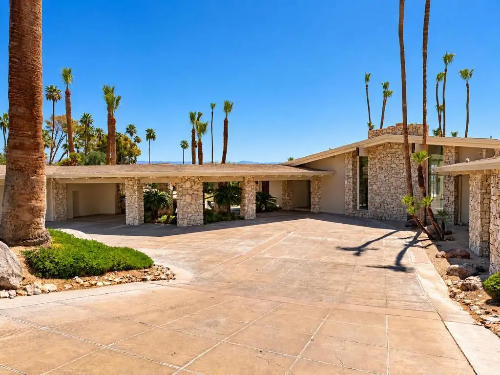 925 W Coronado Avenue, Palm Springs, CA 92262 - #1