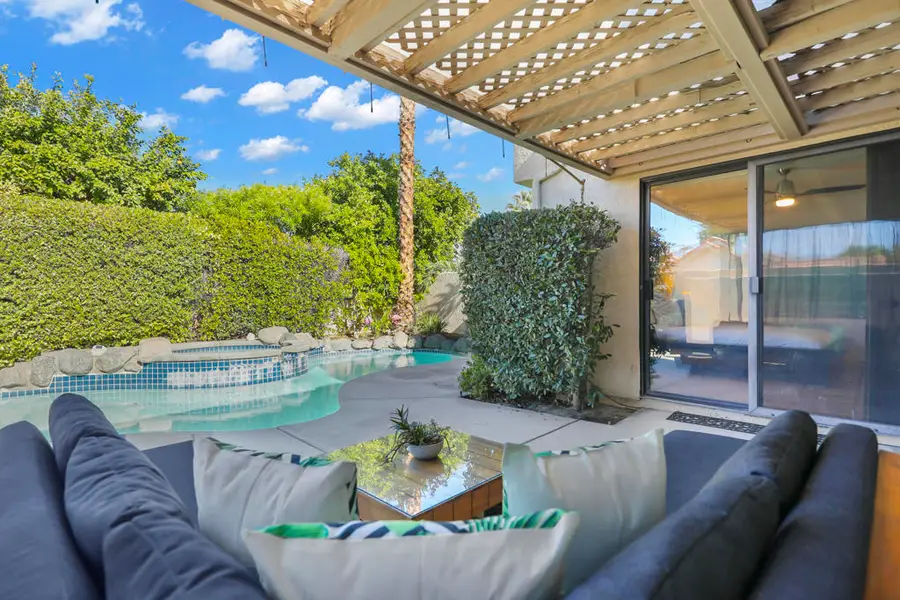 21 Ensenada Lane, Palm Desert, CA 92260 - #2