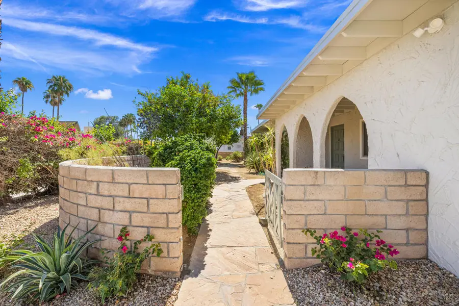 1423 N Avenida Caballeros, Palm Springs, CA 92262 - #2