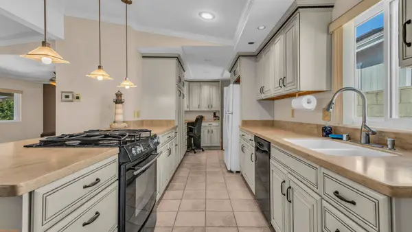 39911 Palm Greens Parkway, Palm Desert, CA 92260