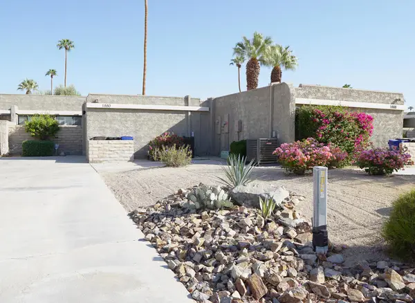 1880 Tamarisk Road, Palm Springs, CA 92262