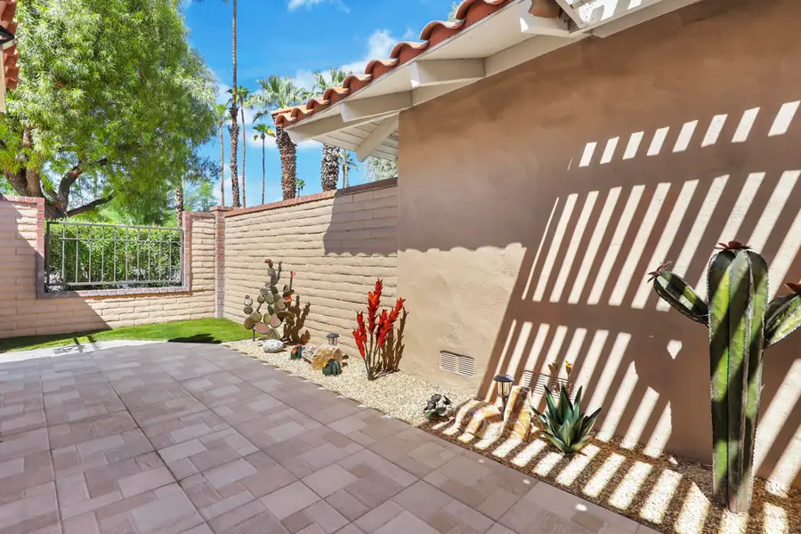 297 Paseo Primavera, Palm Desert, CA 92260 - #3