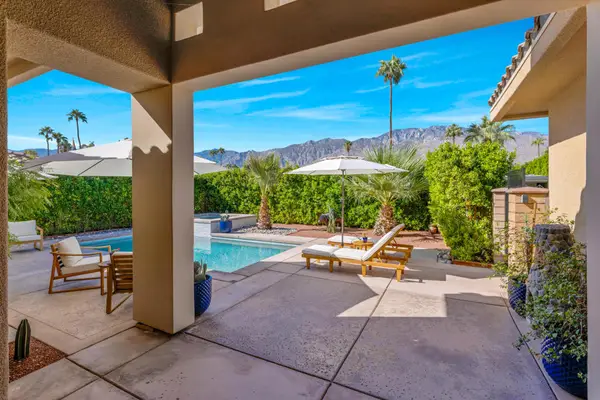 742 S Mountain View Drive, Palm Springs, CA 92264