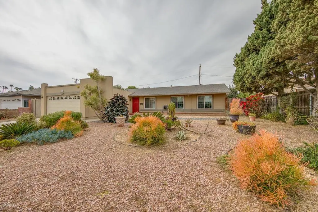 813 N Calle Circulo, Camarillo, CA 93010 - Image #1