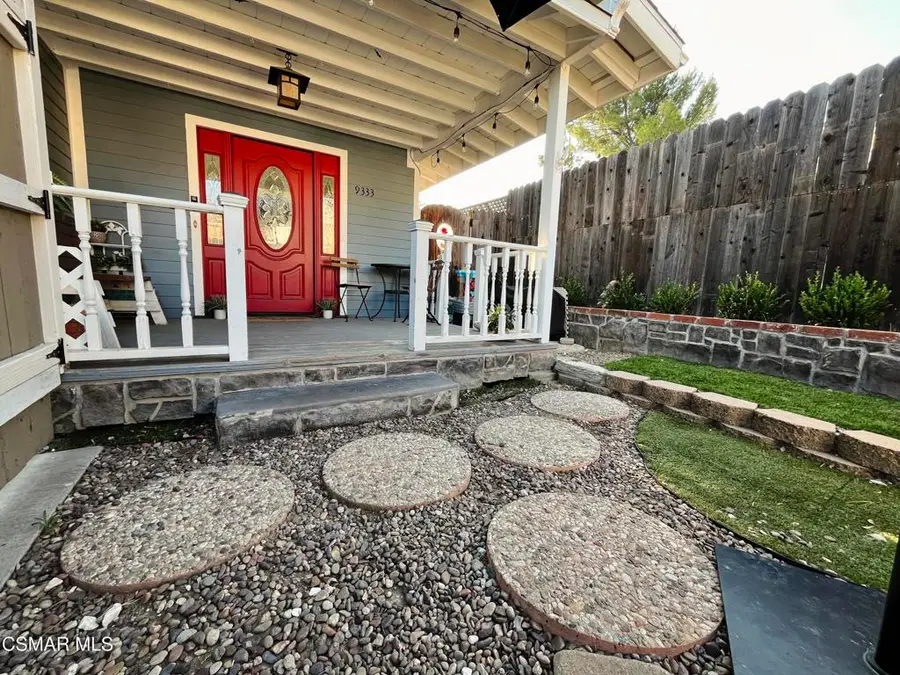 9333 Rowell Avenue, Chatsworth, CA 91311 - Image #3