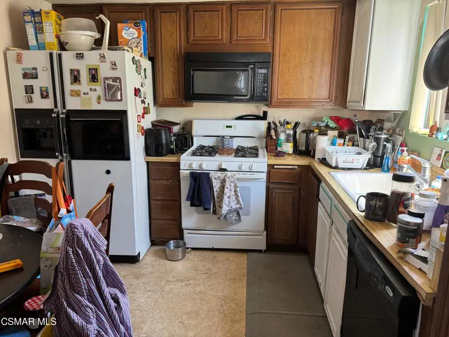 219 Portland Avenue, Huntington Beach, CA 92648 - Image #3