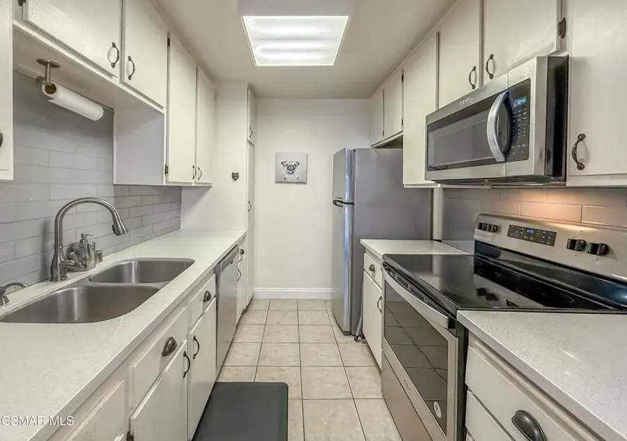 5460 White Oak Avenue #F303, Encino, CA 91316 - Image #3