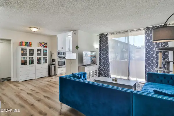 5429 Newcastle Avenue #213, Encino, CA 91316