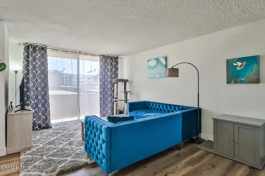 5429 Newcastle Avenue #213, Encino, CA 91316 - Image #3