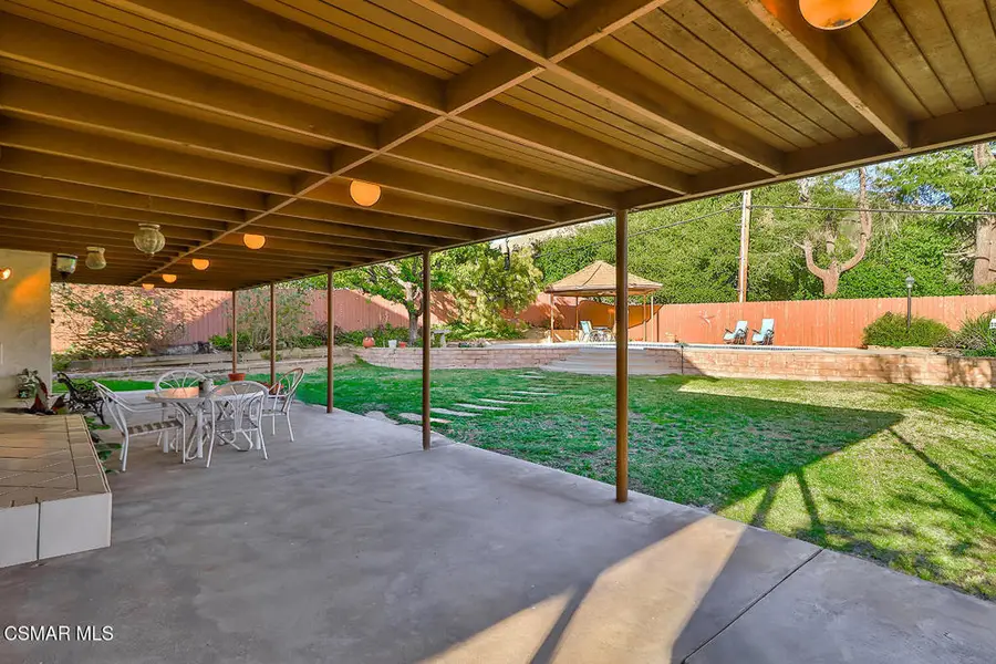 5260 Edgeware Drive, Calabasas, CA 91301 - Image #3