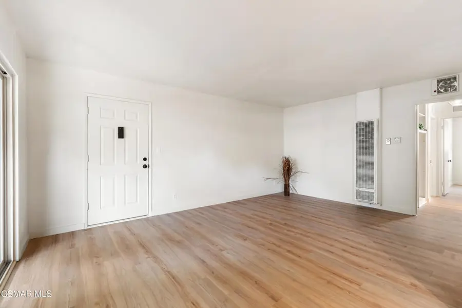 22050 Calvert Street #10, Woodland Hills, CA 91367 - Image #3