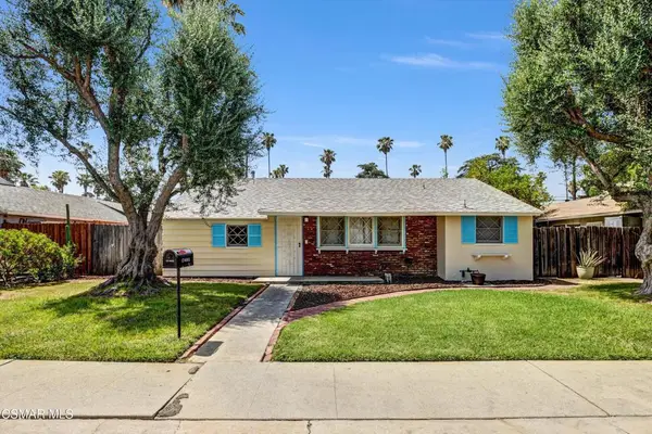 17400 Cantlay Street, Lake Balboa, CA 91406