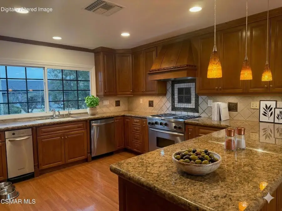 10111 Oak Park Avenue, Northridge, CA 91325 - #3