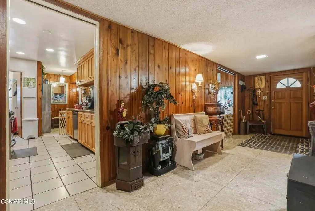 558 E Hemlock Street, Oxnard, CA 93033 - #1