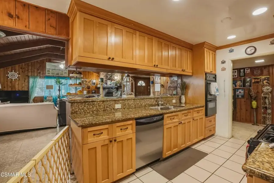 558 E Hemlock Street, Oxnard, CA 93033 - #3