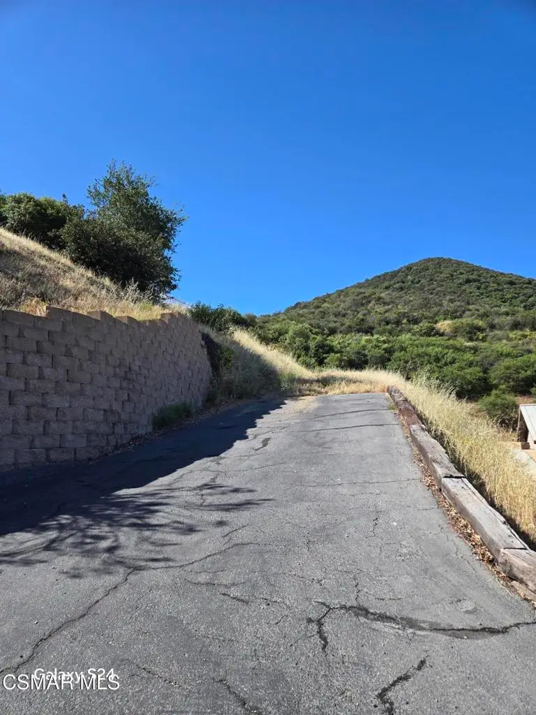 425 Kathleen Drive, Newbury Park, CA 91320 - #2