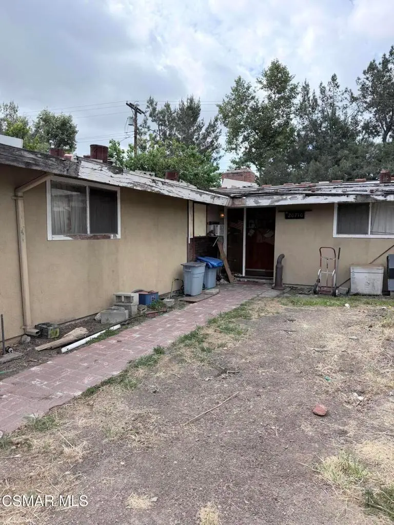 20710 Haynes Street, Winnetka, CA 91306 - #1