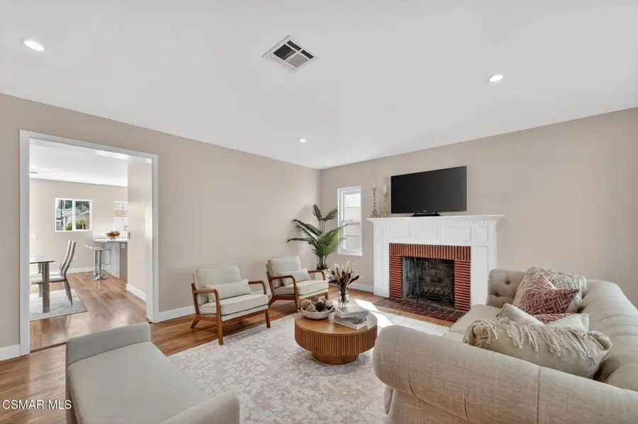 3722 Degnan Boulevard, Los Angeles, CA 90018 - #3