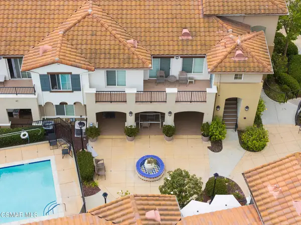 477 Country Club Drive #218, Simi Valley, CA 93065