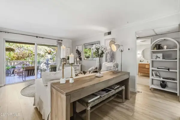 255 Sequoia Court #14, Thousand Oaks, CA 91360