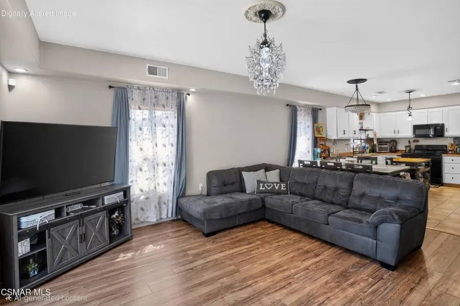 458 W Spruce Avenue, Pinedale, CA 93650 - #2