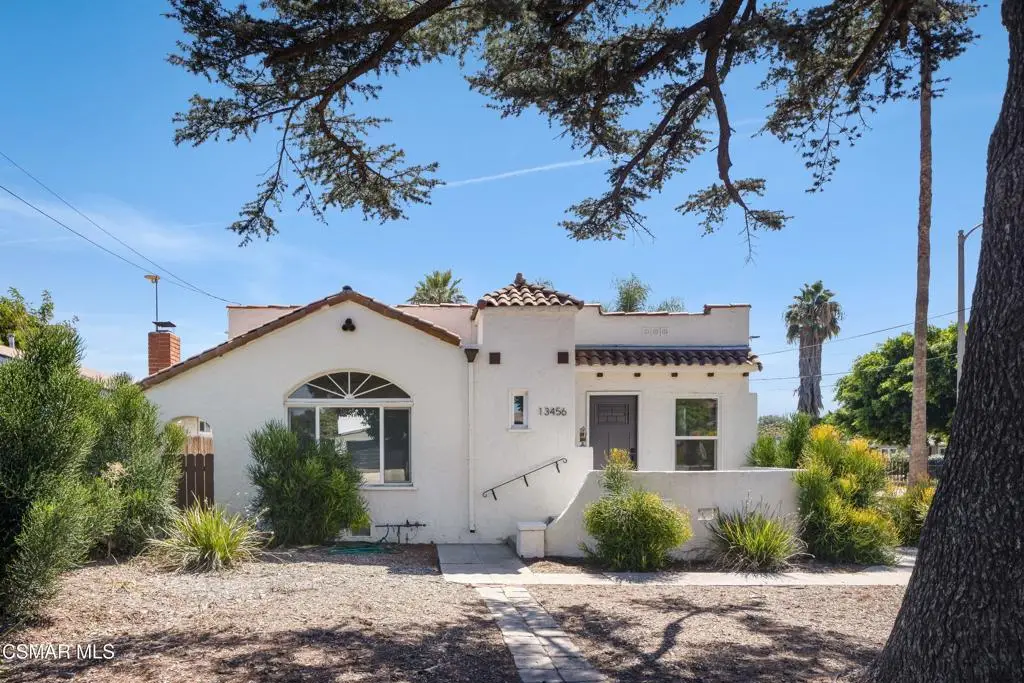 13456 Reedley Street, Panorama City, CA 91402 - #1