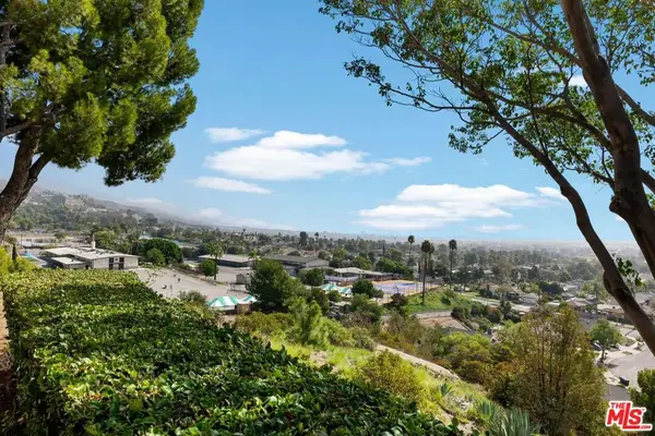 7755 Via Rosa Maria, Burbank, CA 91504