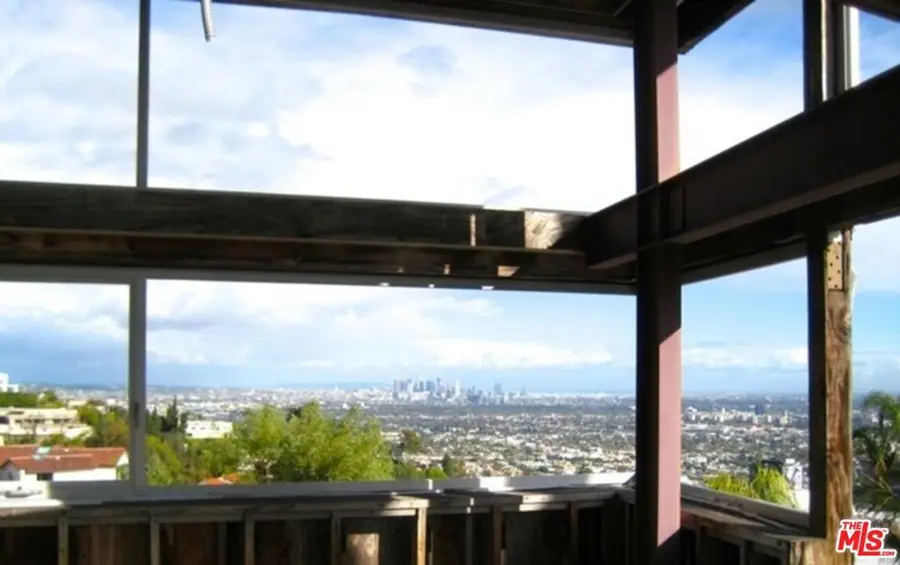 9443 Sierra Mar Place, Los Angeles, CA 90069 - Image #3
