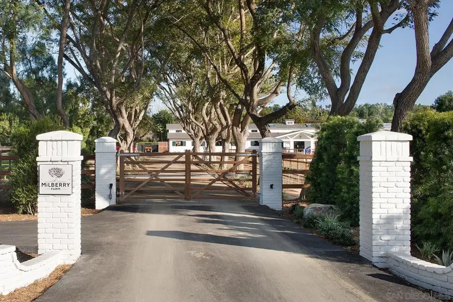 16147 Via De Santa Fe, Rancho Santa Fe, CA 92067 - #3
