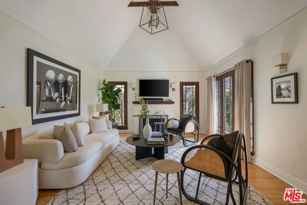 1332 S Ogden Drive, Los Angeles, CA 90019 - Image #1