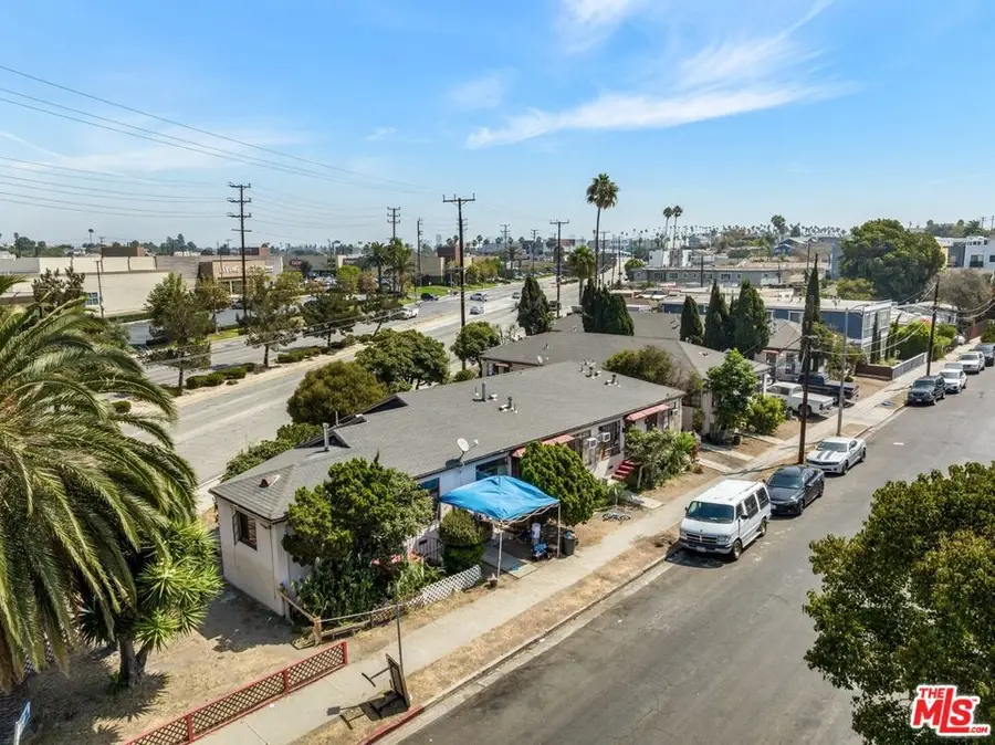 4817 St Charles Place, Los Angeles, CA 90019 - Image #2