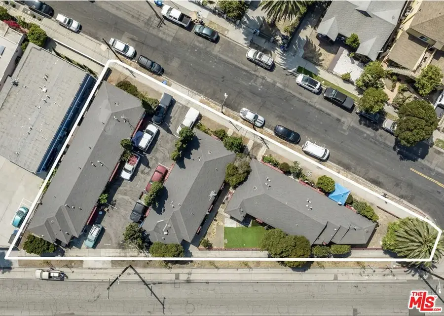 4817 St Charles Place, Los Angeles, CA 90019 - Image #3