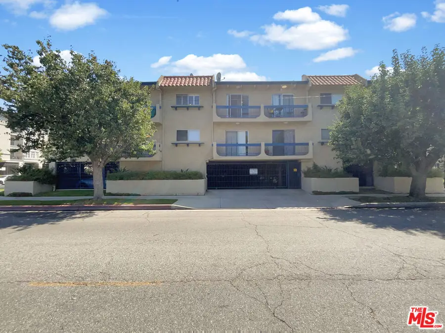 14560 Clark Street #202, Sherman Oaks, CA 91411 - #2