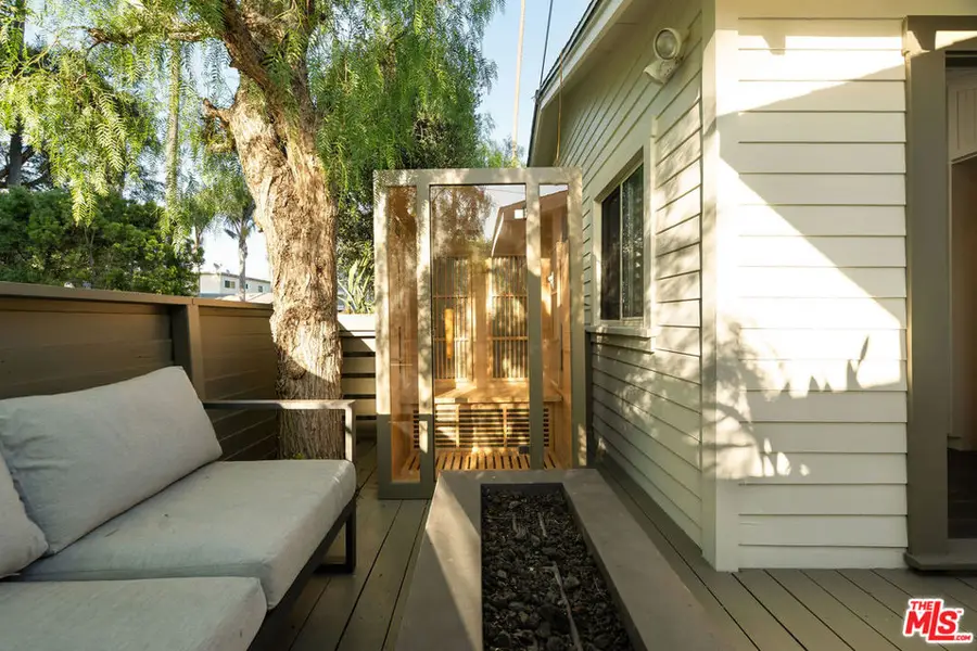 2329 Ocean Avenue, Venice, CA 90291 - Image #2