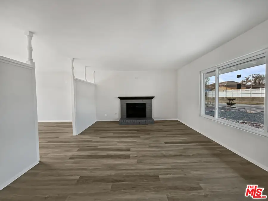 6558 Menlo Street, Simi Valley, CA 93063 - #3