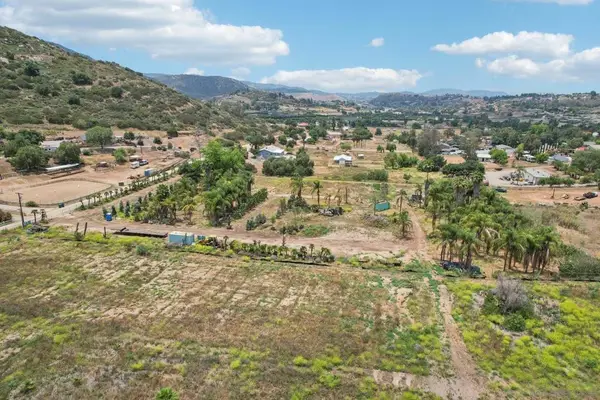 14930 Shanteau Dr, El Cajon, CA 92021