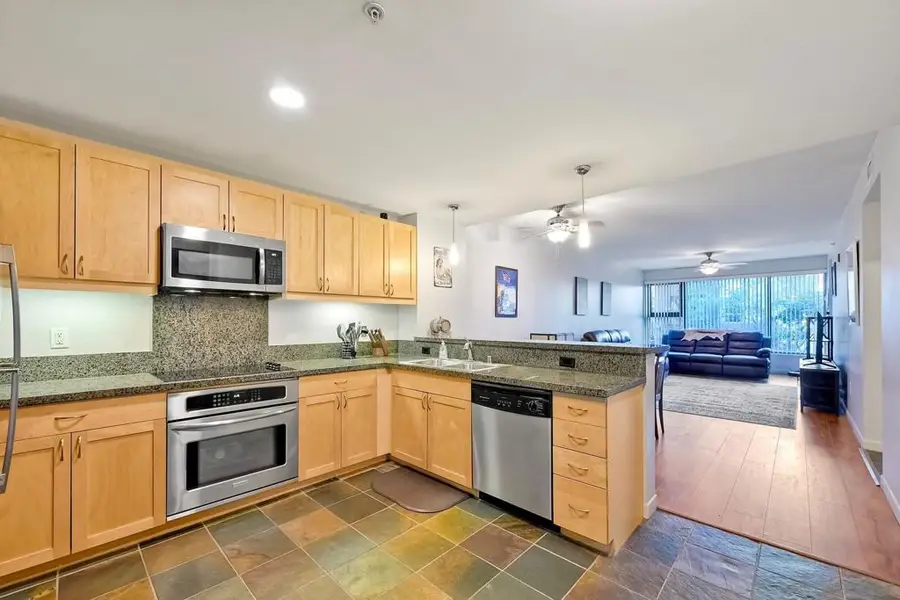 1150 J St #406, San Diego, CA 92101 - Image #2