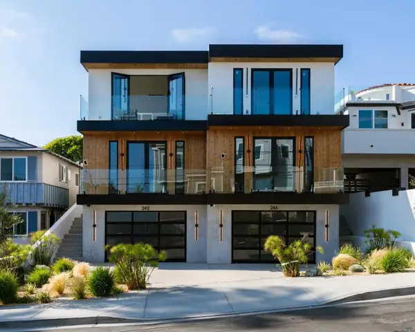 242 Playa Del Norte St, La Jolla, CA 92037