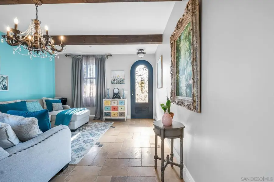 523 Hatherly St, Vista, CA 92083 - #3