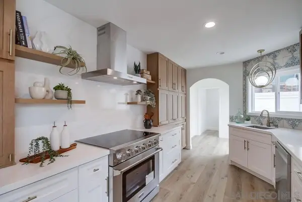 3276 Talbot St, San Diego, CA 92106