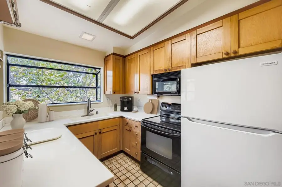 8840 Villa La Jolla Dr #304, La Jolla, CA 92037 - Image #3