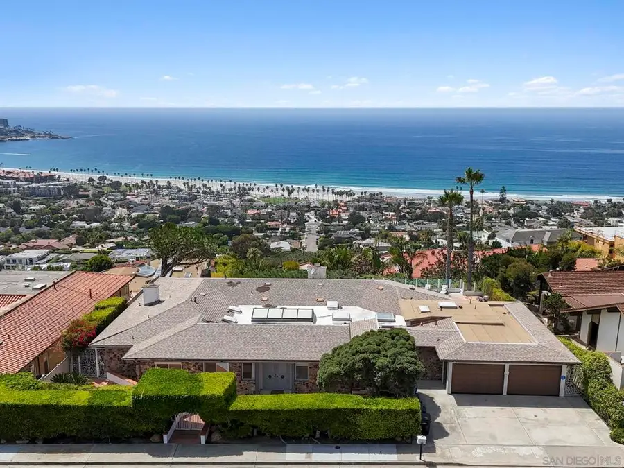 8390 Prestwick Dr, La Jolla, CA 92037 - Image #2