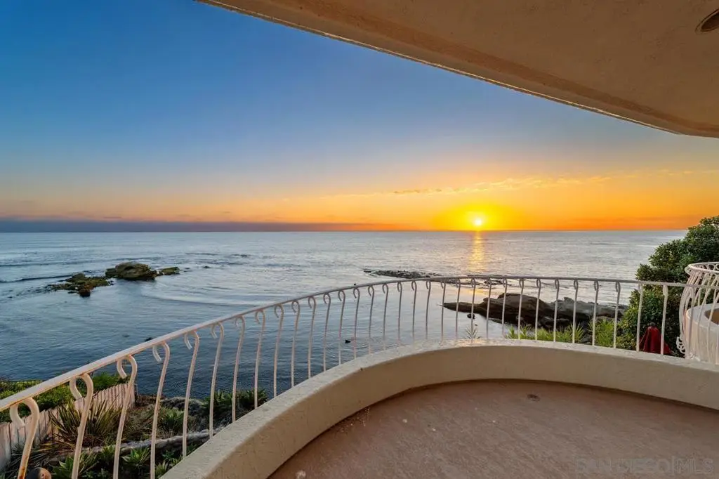 5716 Dolphin Pl, La Jolla, CA 92037 - Image #1