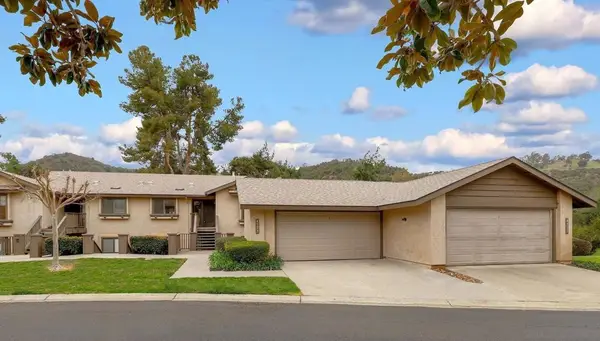 4121 Oak Island Ln, Fallbrook, CA 92028