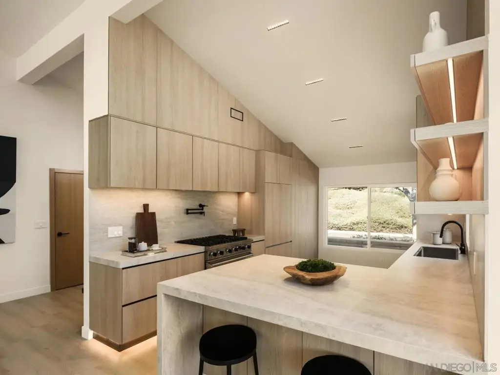 2163 Caminito Circulo Norte, La Jolla, CA 92037 - Image #1