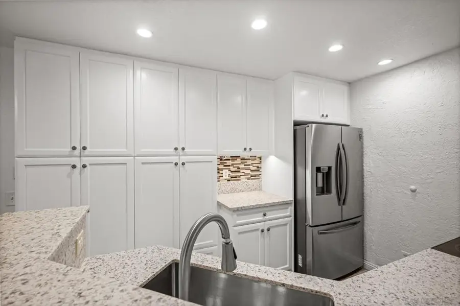 7283 Camino Degrazia #11, San Diego, CA 92111 - Image #3